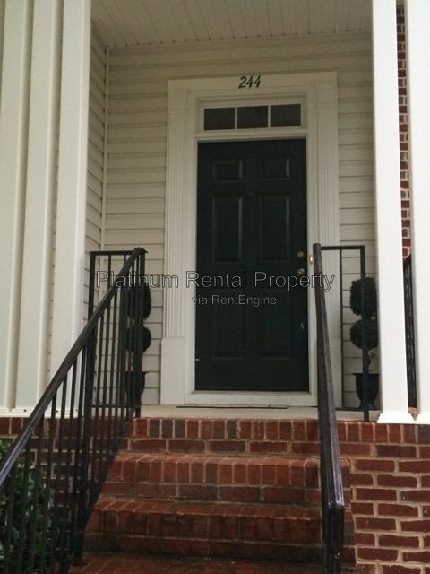 Fabulous 3 bedroom townhome in sought after Village at Weatherstone by Platinum Property Management Services, Inc. property image