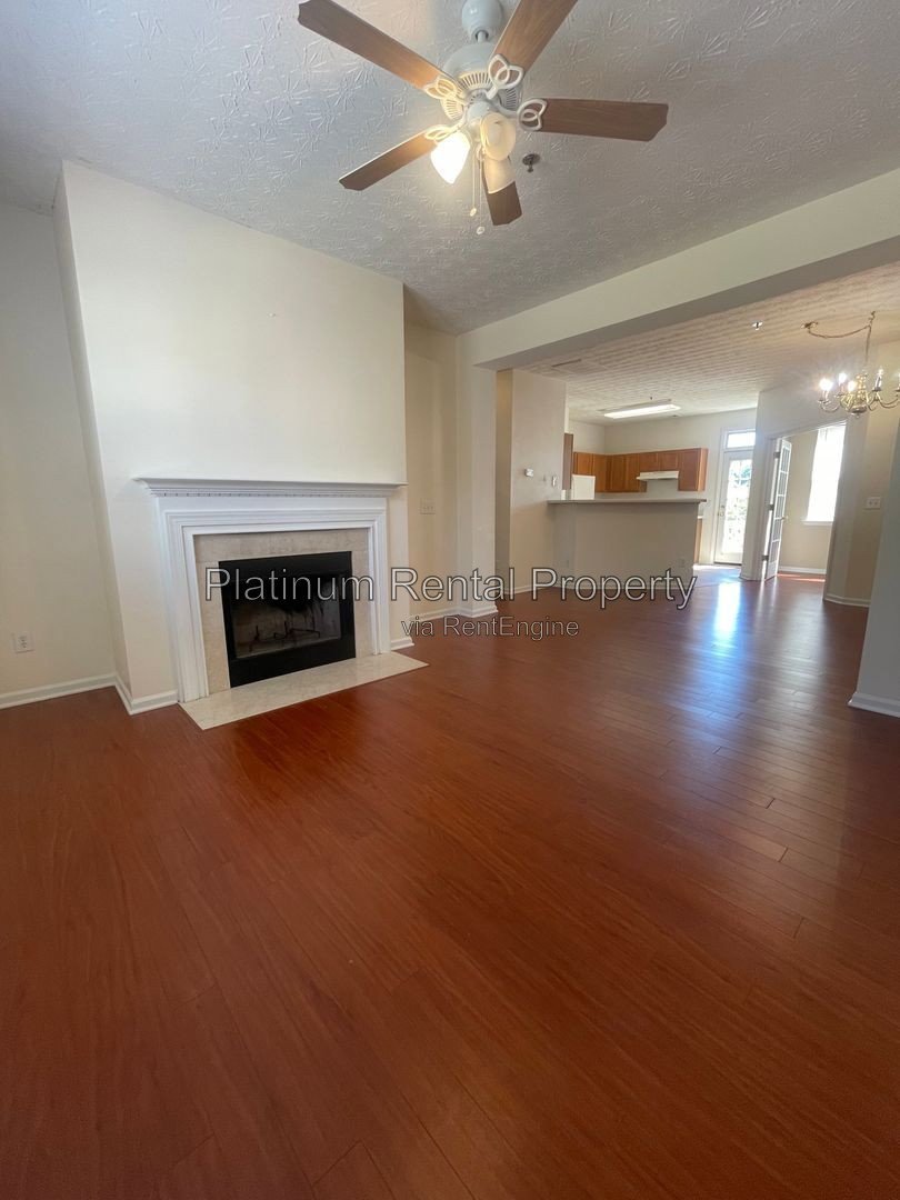 Fabulous 3 bedroom townhome in sought after Village at Weatherstone by Platinum Property Management Services, Inc. property image