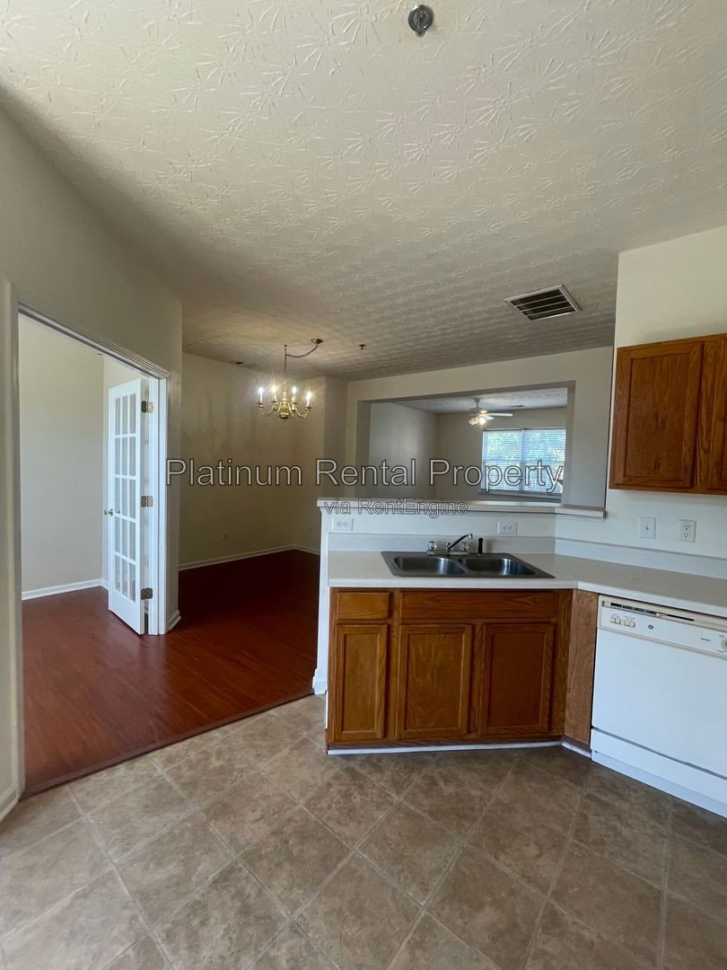 Fabulous 3 bedroom townhome in sought after Village at Weatherstone by Platinum Property Management Services, Inc. property image