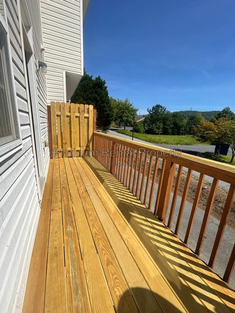 Fabulous 3 bedroom townhome in sought after Village at Weatherstone by Platinum Property Management Services, Inc. property image