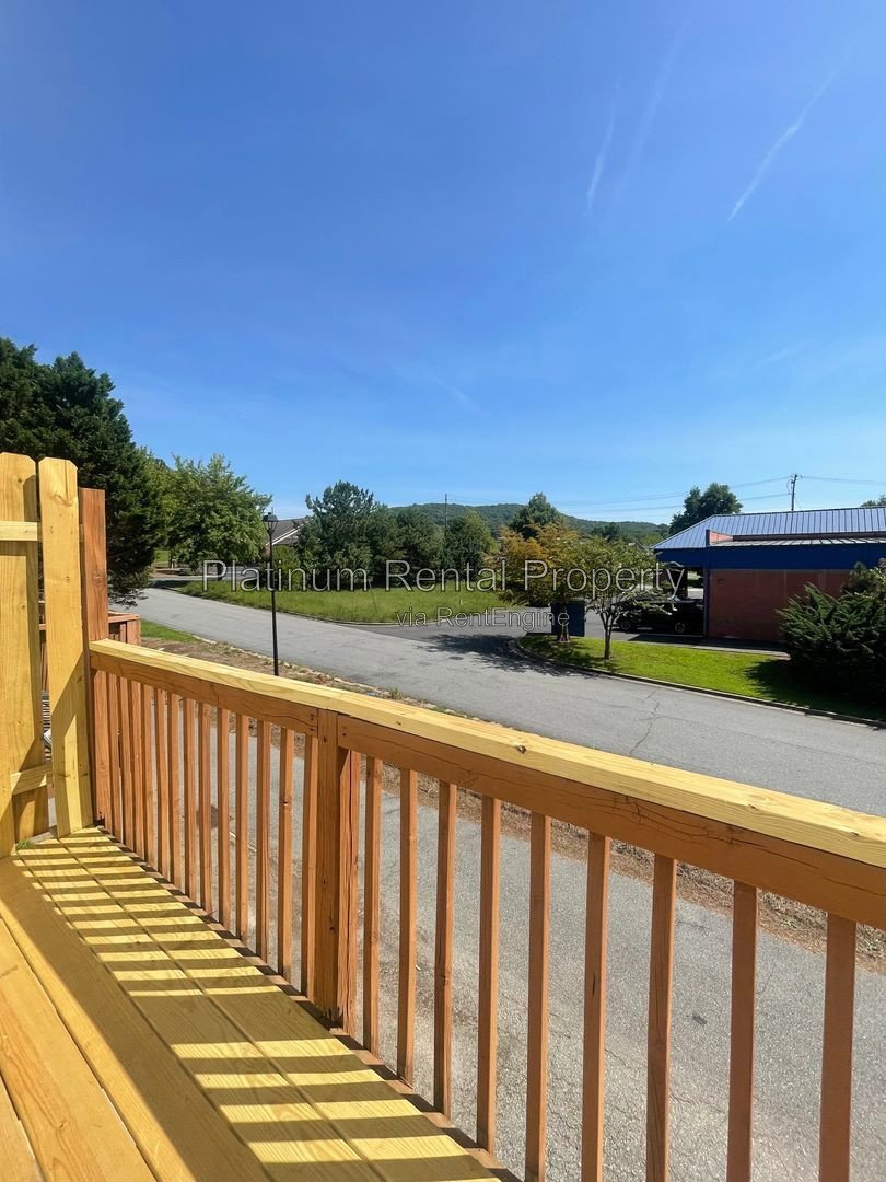 Fabulous 3 bedroom townhome in sought after Village at Weatherstone by Platinum Property Management Services, Inc. property image