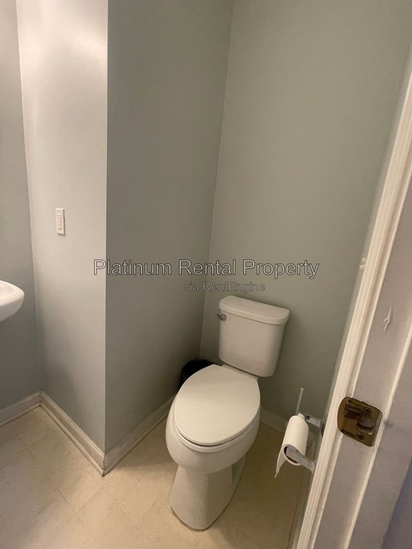 Fabulous 3 bedroom townhome in sought after Village at Weatherstone by Platinum Property Management Services, Inc. property image