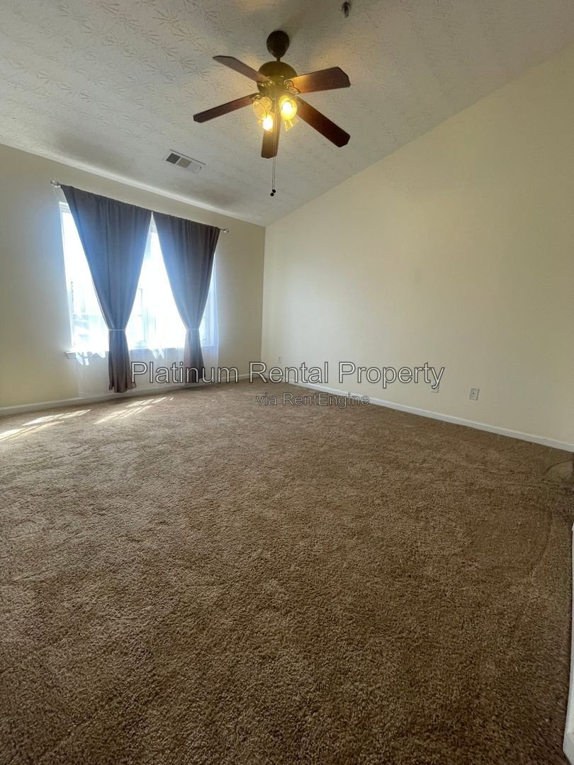 Fabulous 3 bedroom townhome in sought after Village at Weatherstone by Platinum Property Management Services, Inc. property image
