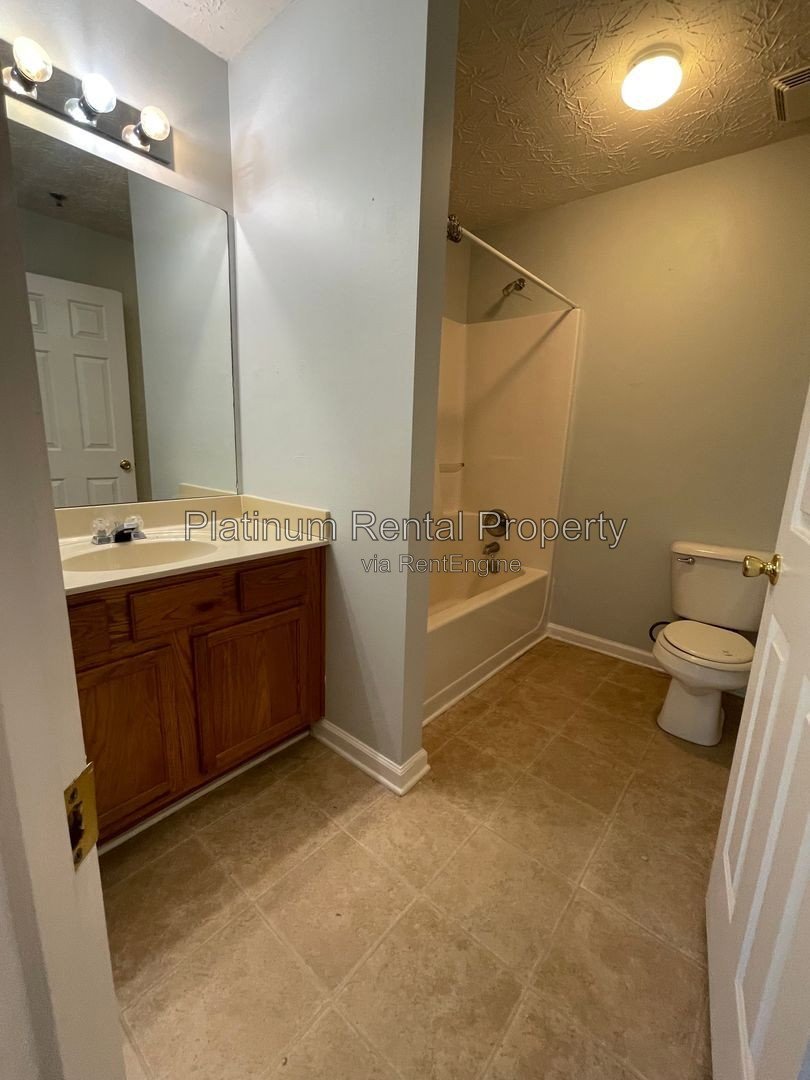 Fabulous 3 bedroom townhome in sought after Village at Weatherstone by Platinum Property Management Services, Inc. property image