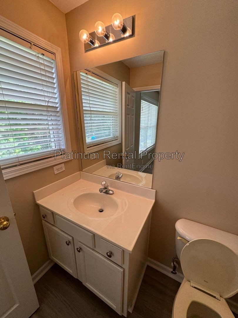 Wonderful 2 bedroom townhome in desirable Dawsonville by Platinum Property Management Services, Inc. property image