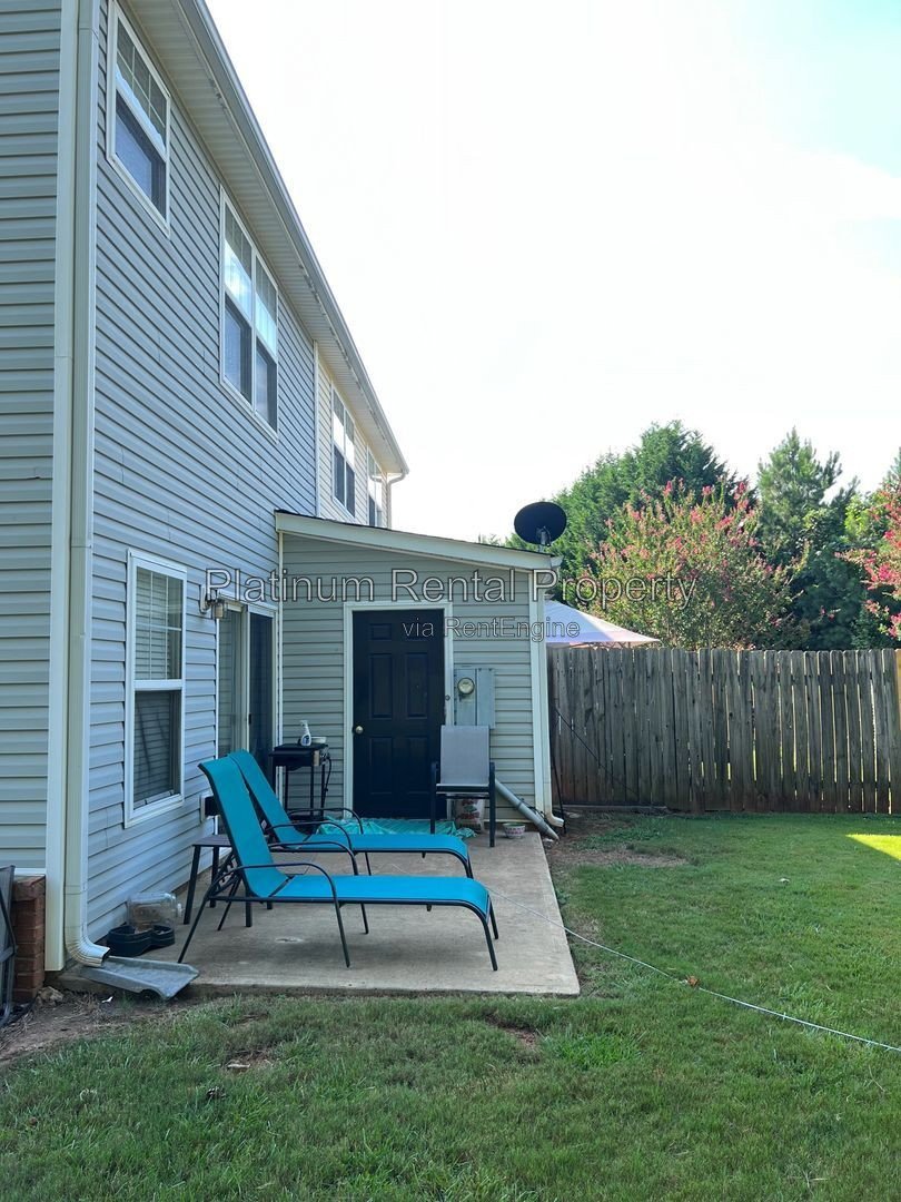 Wonderful 2 bedroom townhome in desirable Dawsonville by Platinum Property Management Services, Inc. property image