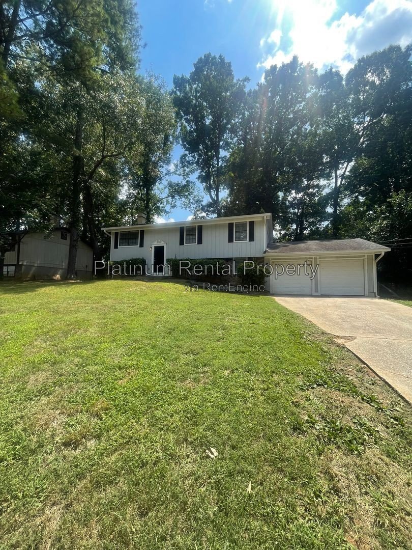 Wonderful 4 bedroom, split foyer home in convenient Stone Mountain by Platinum Property Management Services, Inc. property image
