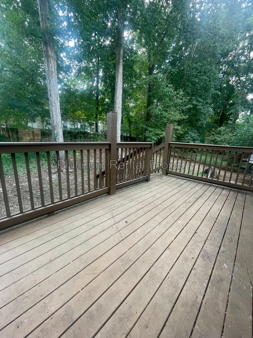 Wonderful 4 bedroom, split foyer home in convenient Stone Mountain by Platinum Property Management Services, Inc. property image