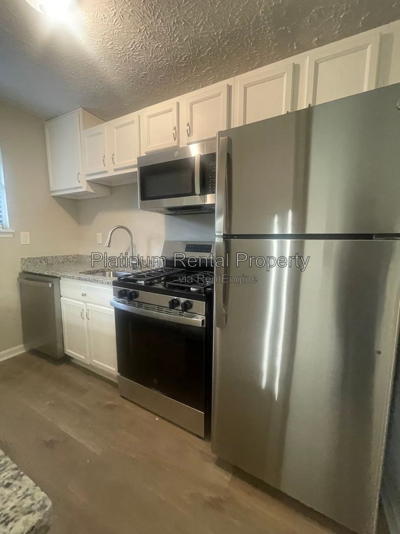 Wonderful 4 bedroom, split foyer home in convenient Stone Mountain by Platinum Property Management Services, Inc. property image