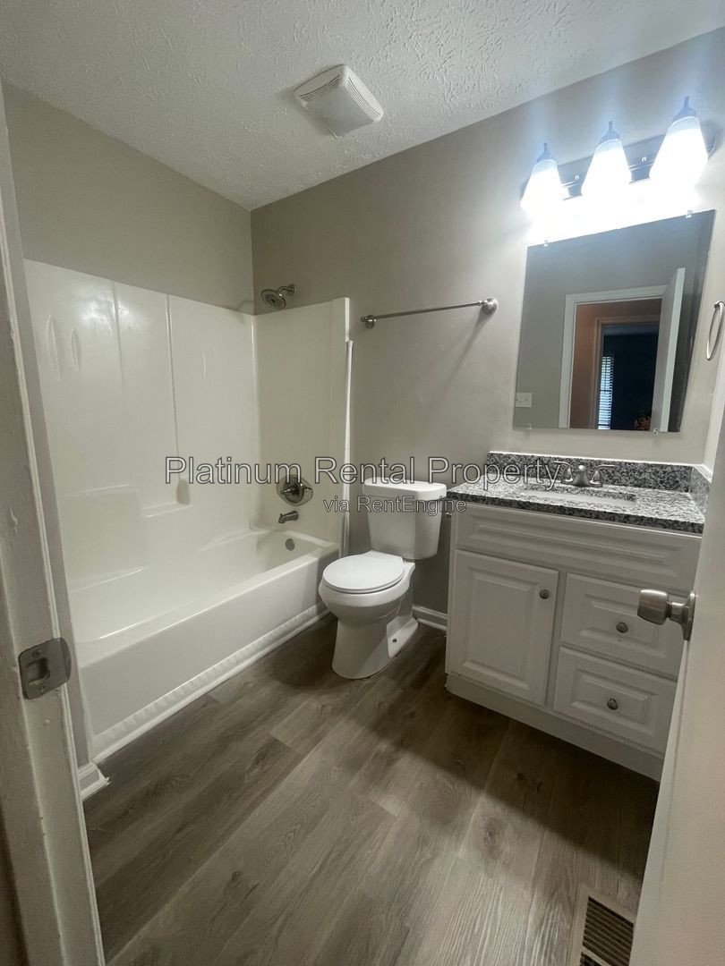 Wonderful 4 bedroom, split foyer home in convenient Stone Mountain by Platinum Property Management Services, Inc. property image