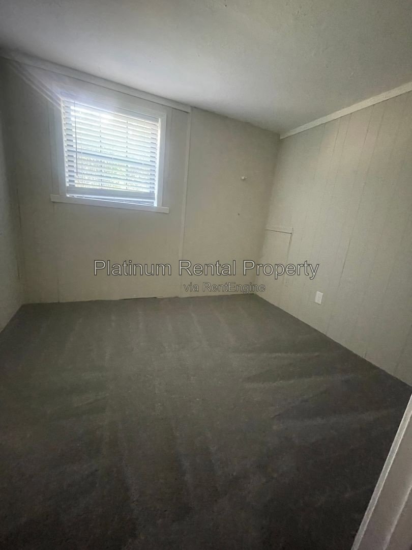 Wonderful 4 bedroom, split foyer home in convenient Stone Mountain by Platinum Property Management Services, Inc. property image