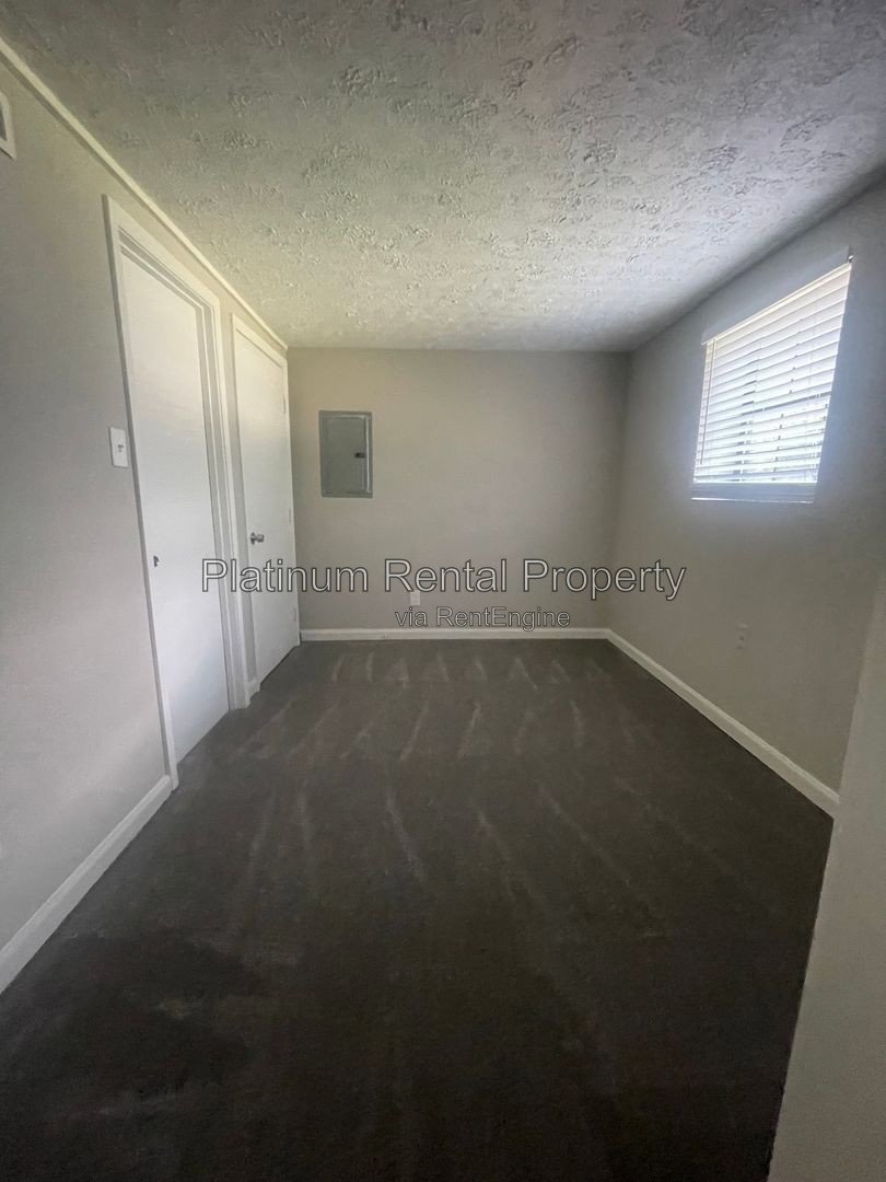 Wonderful 4 bedroom, split foyer home in convenient Stone Mountain by Platinum Property Management Services, Inc. property image