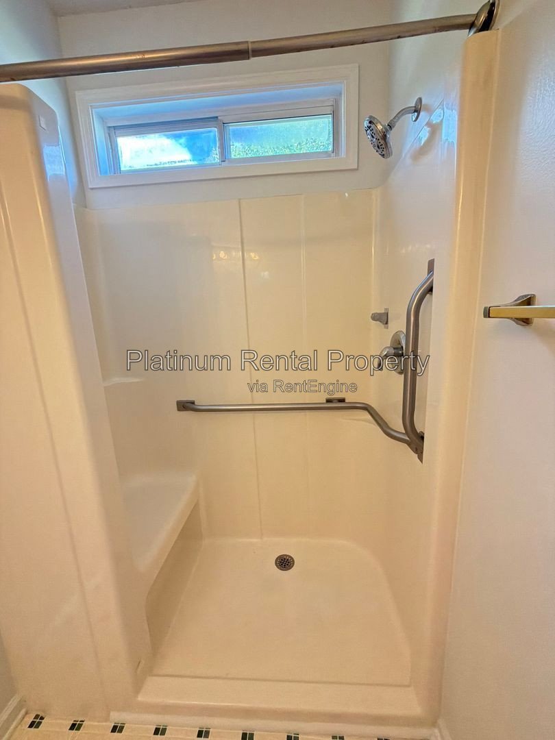 Fabulous 3 bedroom 2 bathroom Ranch home in Alpharetta by Platinum Property Management Services, Inc. property image