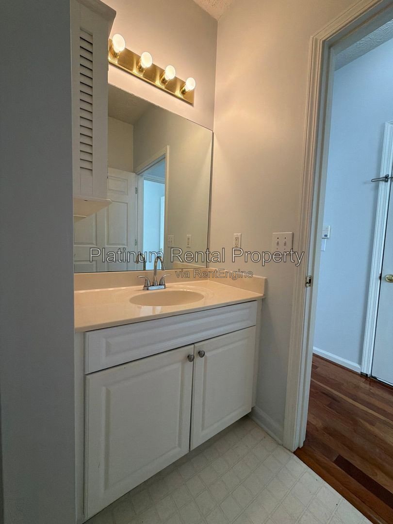 Fabulous 3 bedroom 2 bathroom Ranch home in Alpharetta by Platinum Property Management Services, Inc. property image