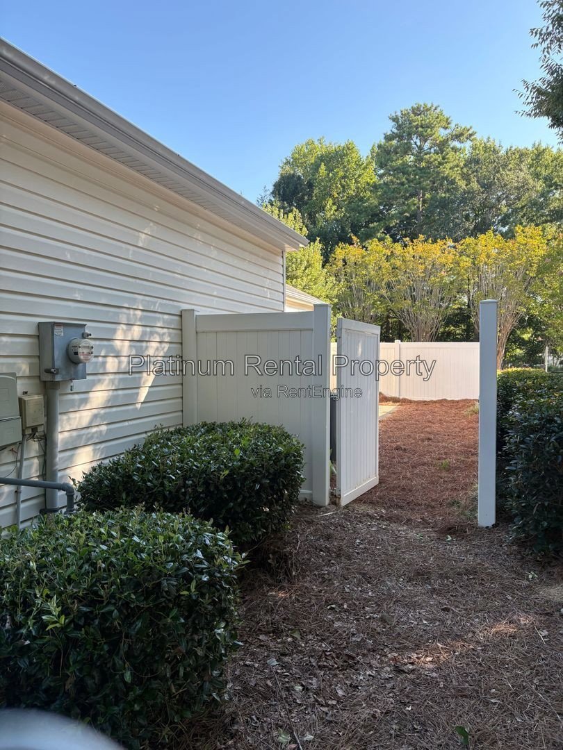 Fabulous 3 bedroom 2 bathroom Ranch home in Alpharetta by Platinum Property Management Services, Inc. property image