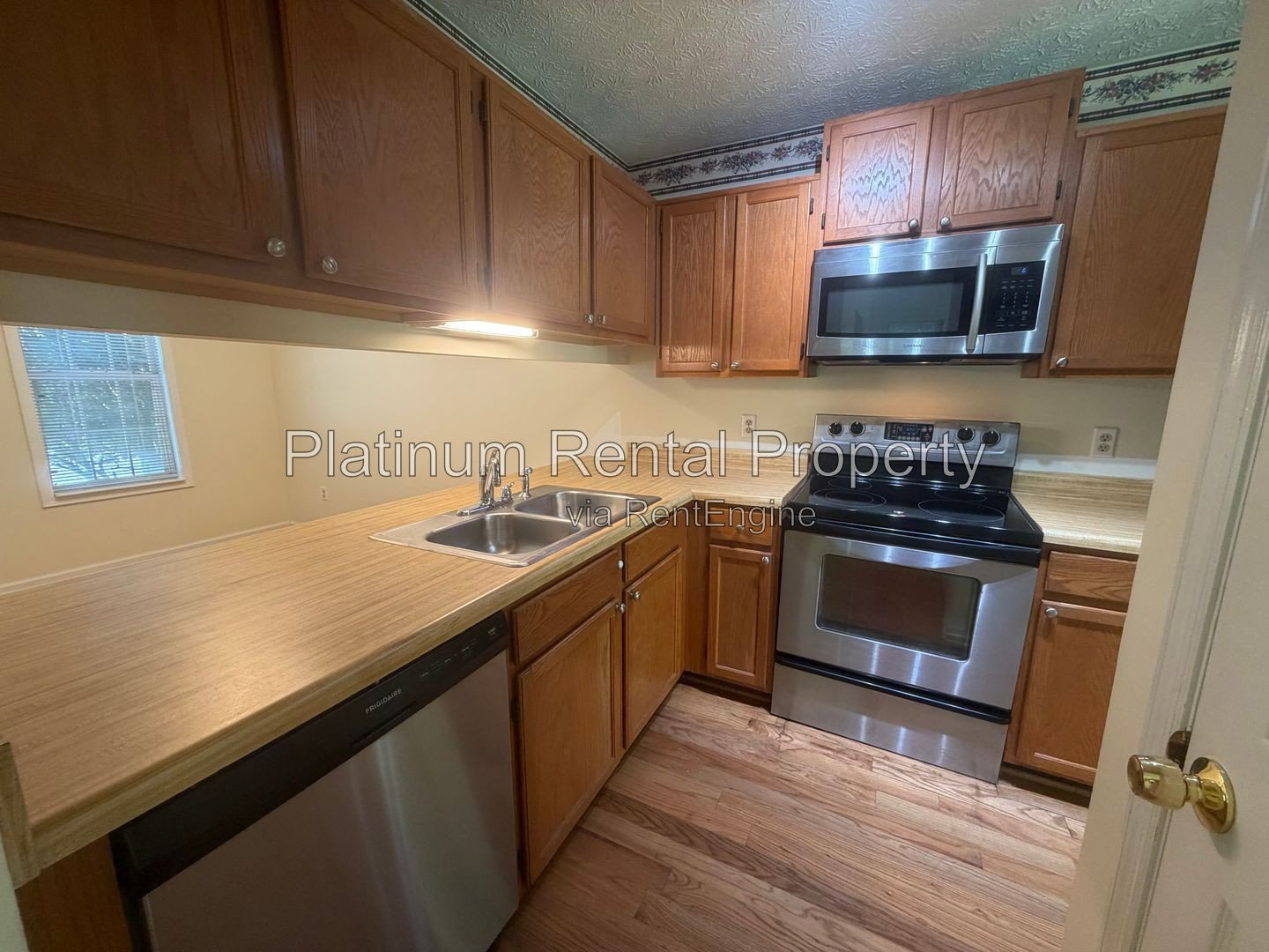 2 Bedroom Peachtree Corners END Unit Townhome for Rent by Platinum Property Management Services, Inc. property image