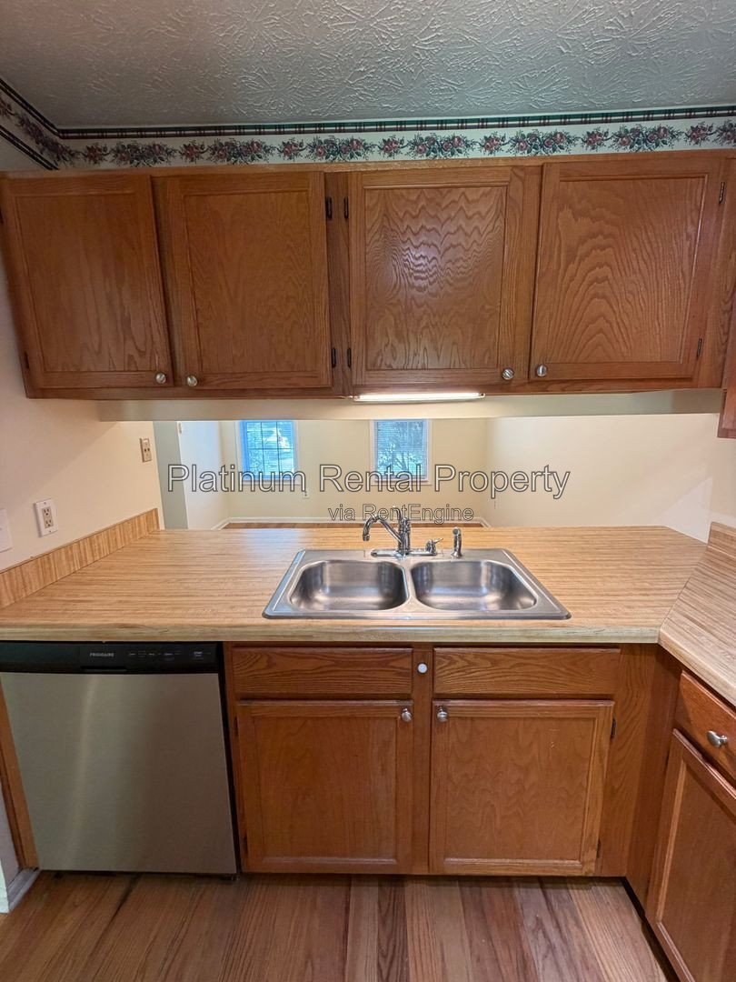 2 Bedroom Peachtree Corners END Unit Townhome for Rent by Platinum Property Management Services, Inc. property image