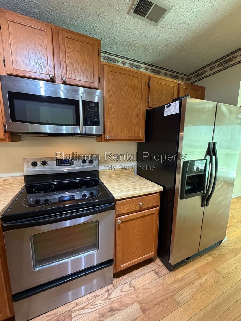2 Bedroom Peachtree Corners END Unit Townhome for Rent by Platinum Property Management Services, Inc. property image