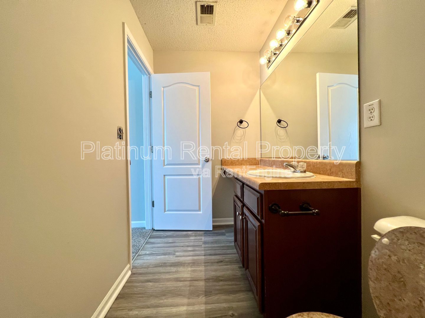 Fantastic 3 bedroom townhome in Atlanta, by Platinum Property Management Services, Inc. property image