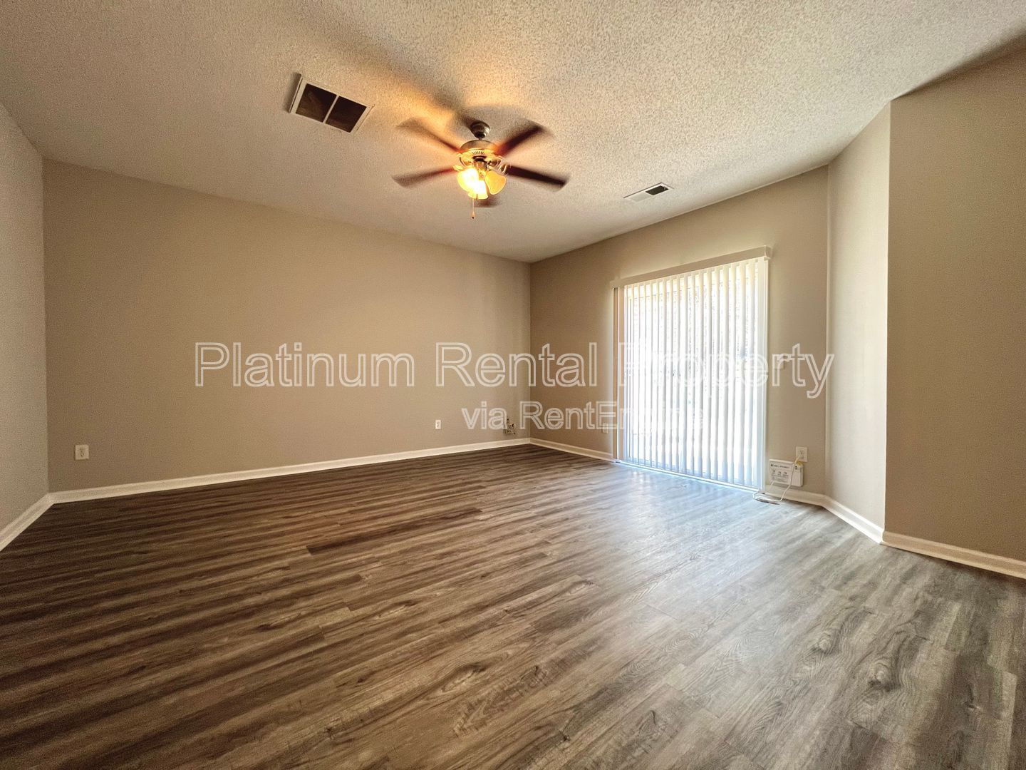 Fantastic 3 bedroom townhome in Atlanta, by Platinum Property Management Services, Inc. property image