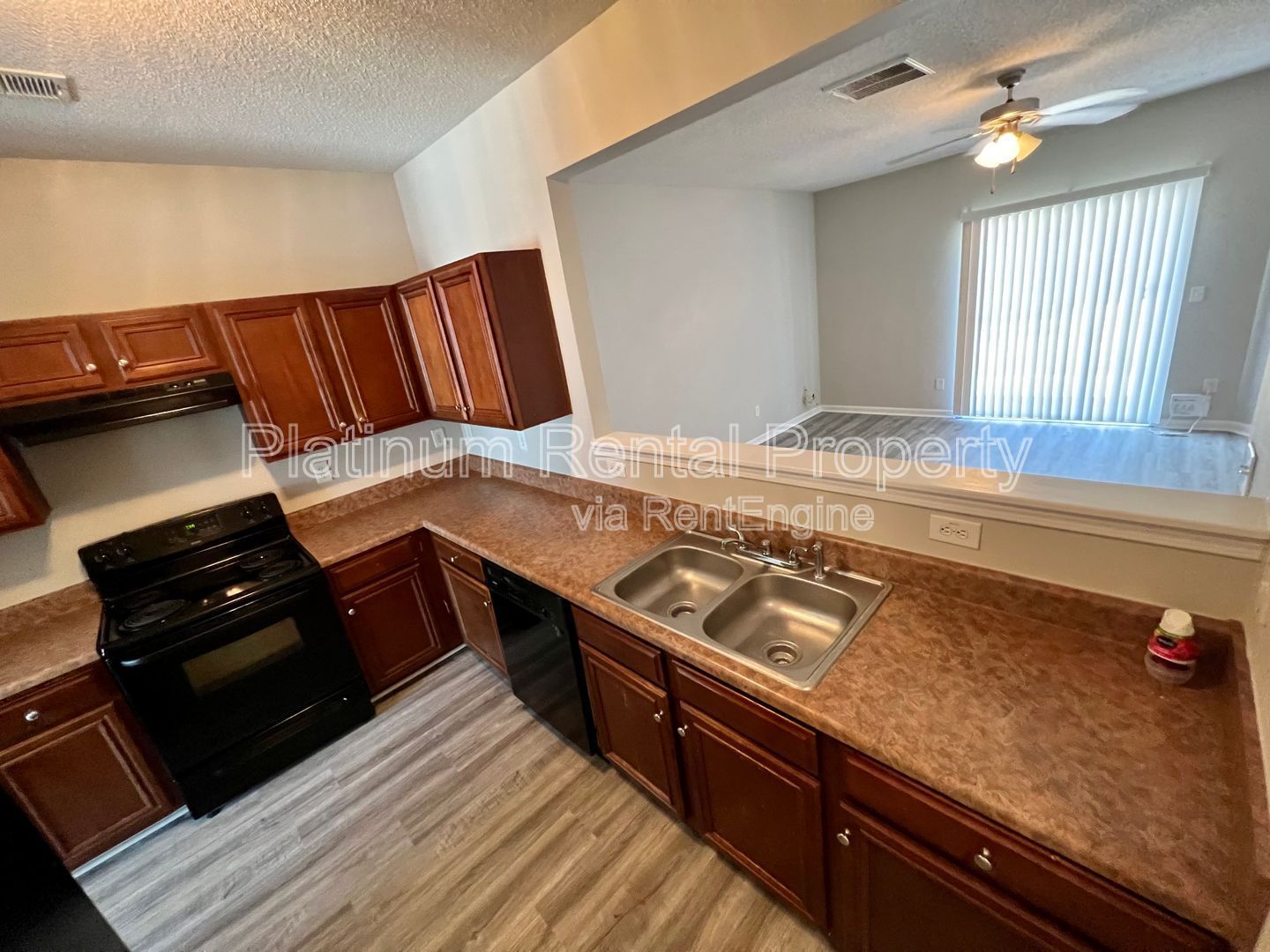 Fantastic 3 bedroom townhome in Atlanta, by Platinum Property Management Services, Inc. property image