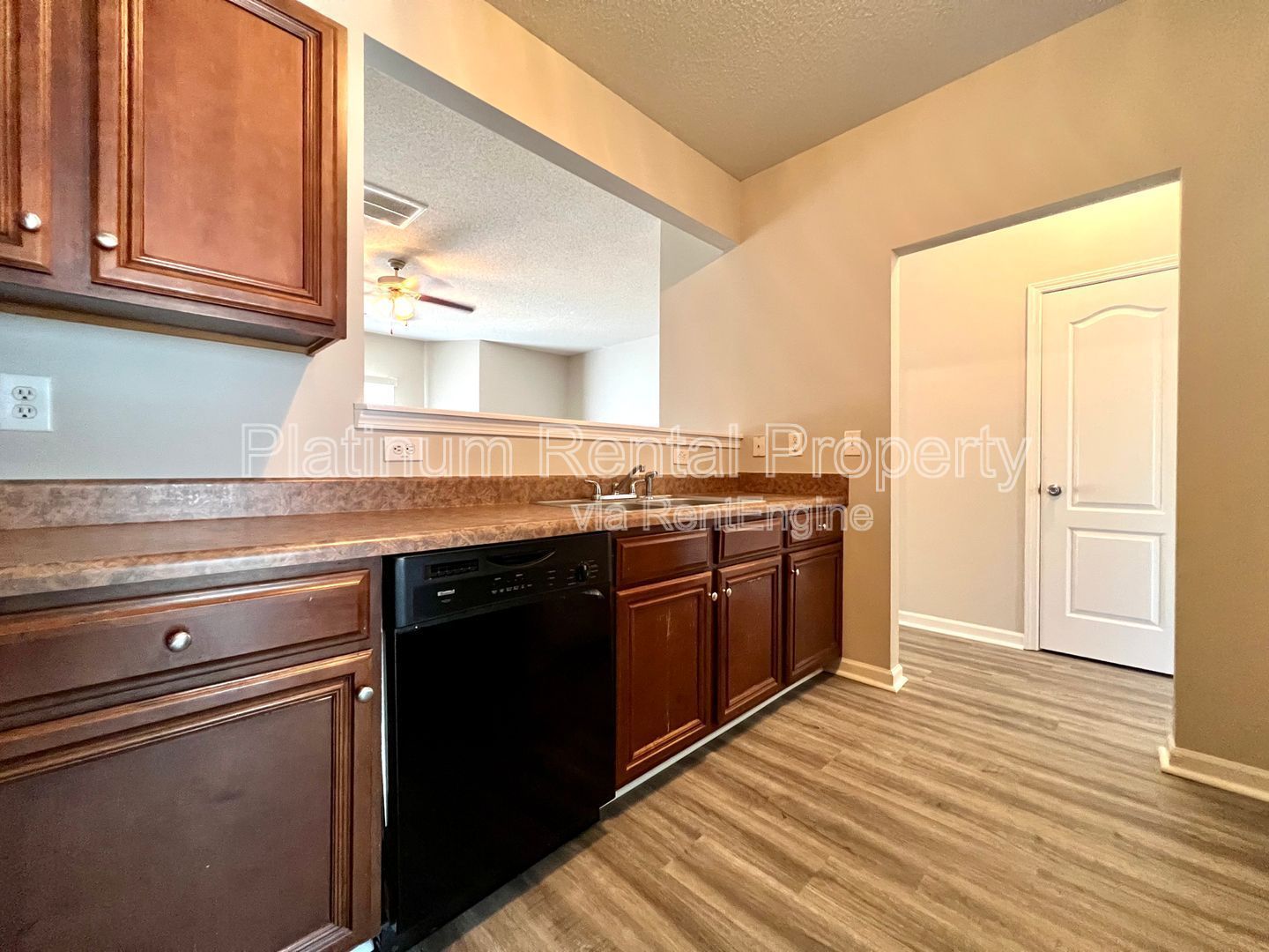 Fantastic 3 bedroom townhome in Atlanta, by Platinum Property Management Services, Inc. property image