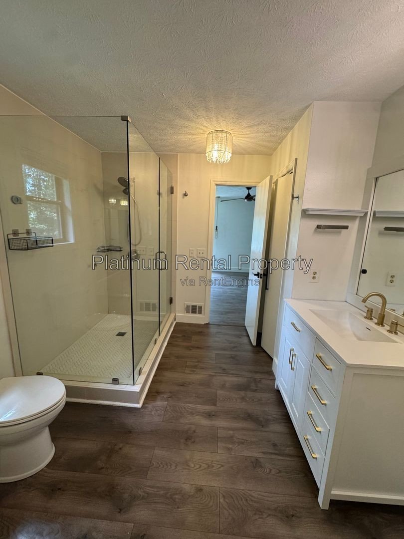 Beautifully Updated Vintage 4 Bedroom Marietta Home for Rent by Platinum Property Management property image
