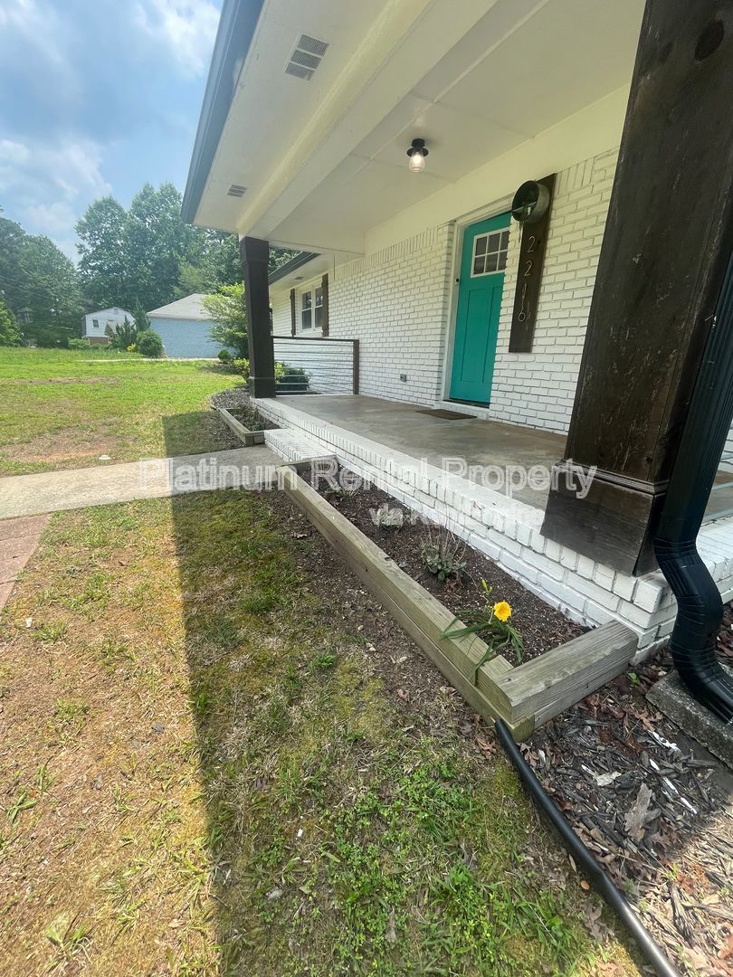 Charming, renovated home in the heart of South Fulton by Platinum Property Management Services, Inc. property image