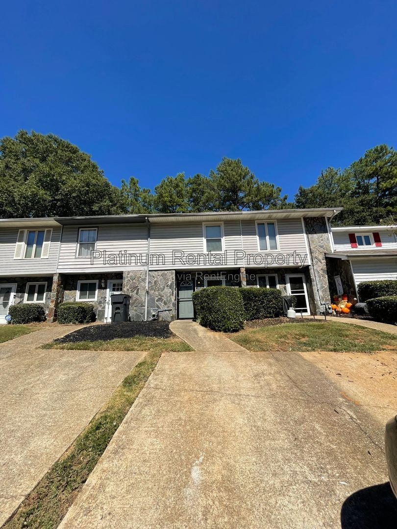 Charming, 2 bedroom townhome located minutes from the Battery in Smyrna, by Platinum Property Management Services, Inc. property image