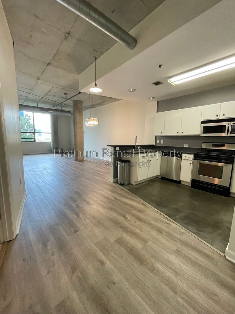 Spectacular studio condo in the heart of Downtown Atlanta, by Platinum Property Management Services, Inc. property image