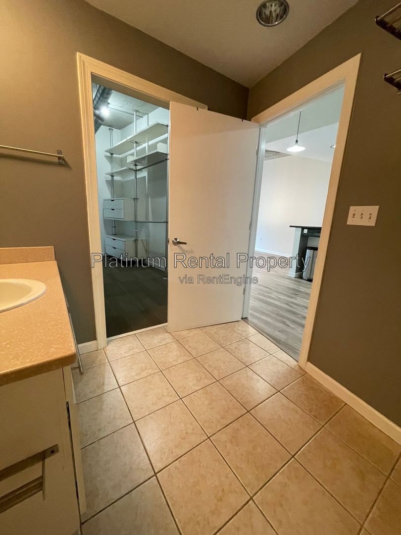 Spectacular studio condo in the heart of Downtown Atlanta, by Platinum Property Management Services, Inc. property image