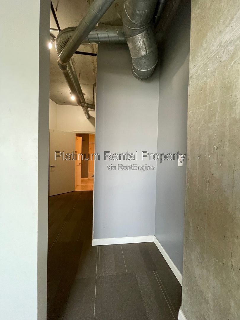 Spectacular studio condo in the heart of Downtown Atlanta, by Platinum Property Management Services, Inc. property image
