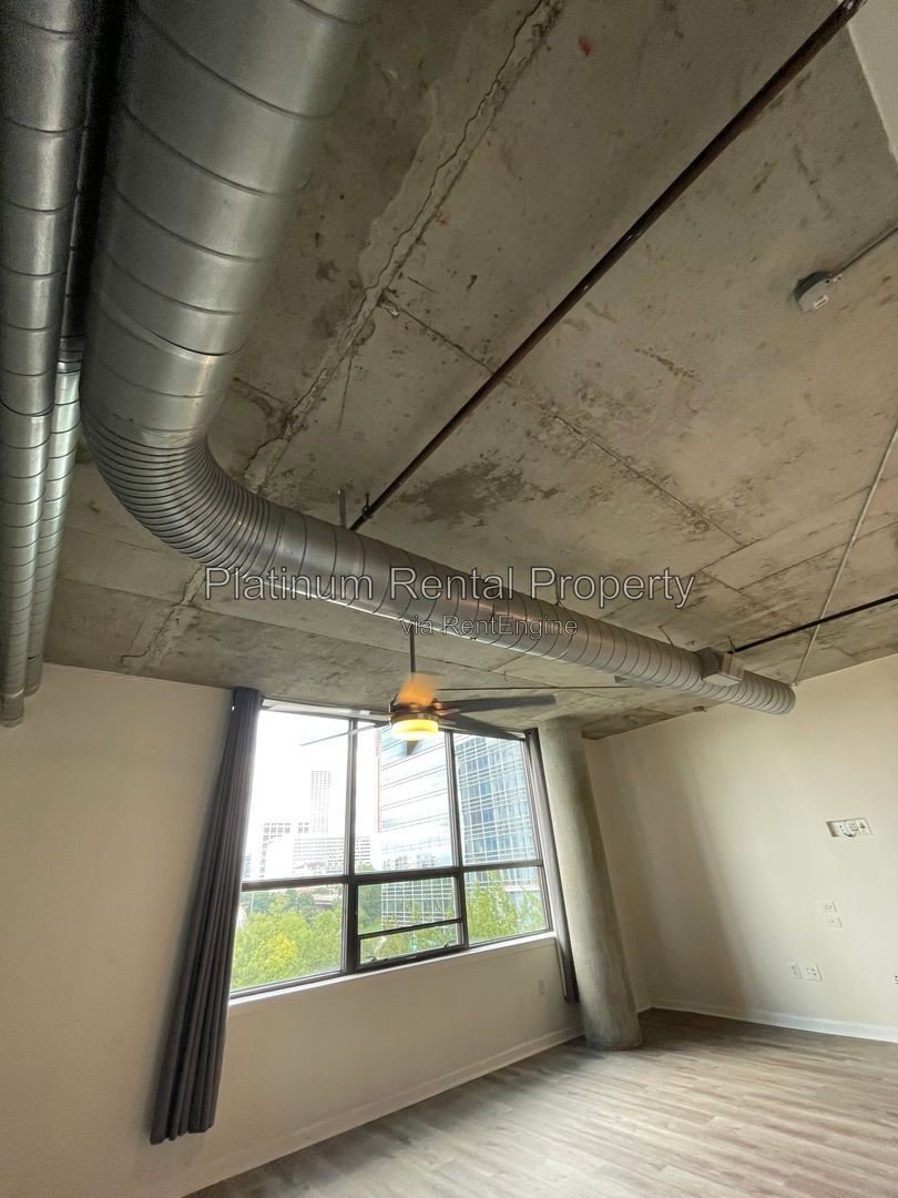 Spectacular studio condo in the heart of Downtown Atlanta, by Platinum Property Management Services, Inc. property image