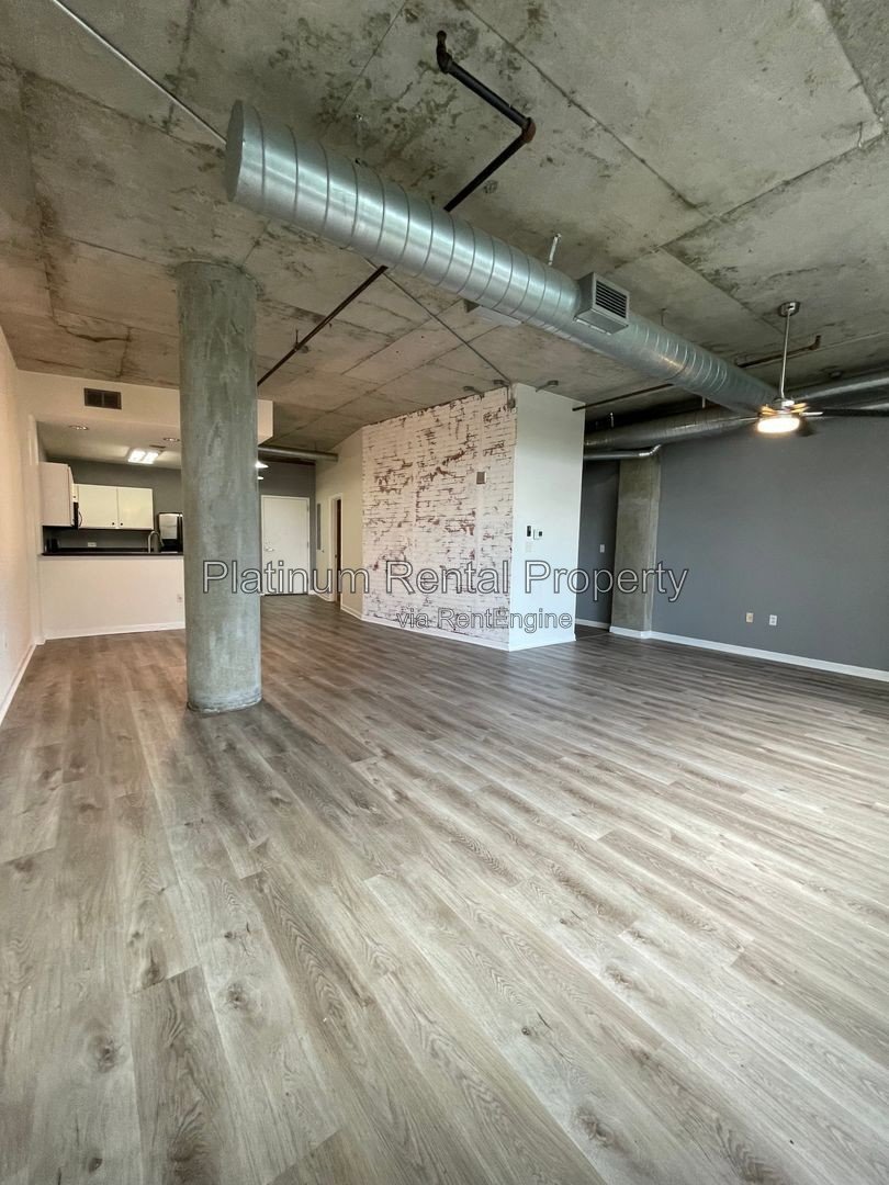 Spectacular studio condo in the heart of Downtown Atlanta, by Platinum Property Management Services, Inc. property image