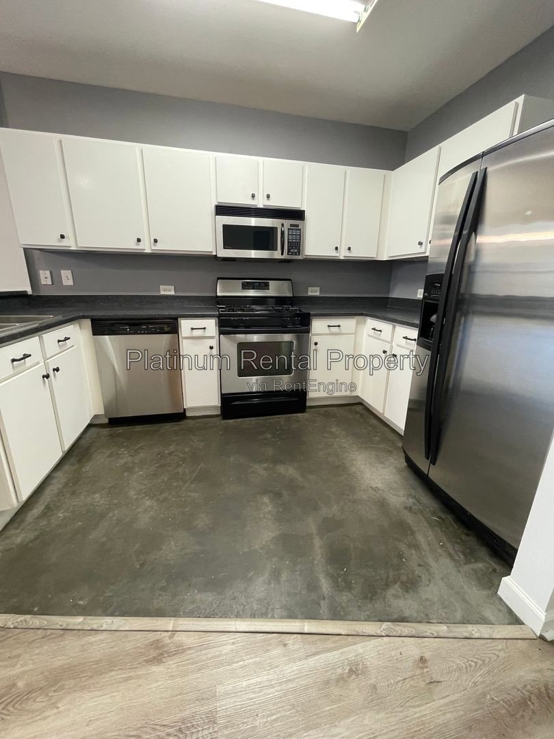 Spectacular studio condo in the heart of Downtown Atlanta, by Platinum Property Management Services, Inc. property image