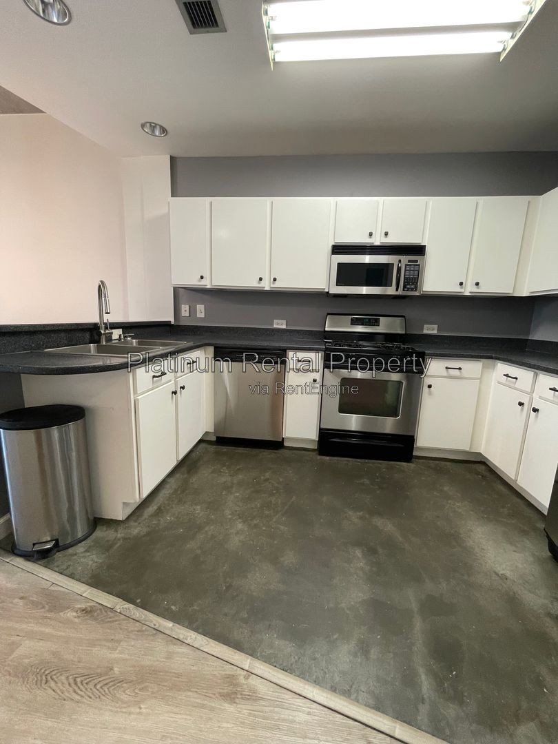Spectacular studio condo in the heart of Downtown Atlanta, by Platinum Property Management Services, Inc. property image