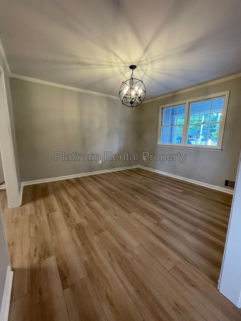 Spectacular, sprawling 5 bedroom ranch home on finished basement in prime Suwanee location, by Platinum Property Management Services, Inc. property image
