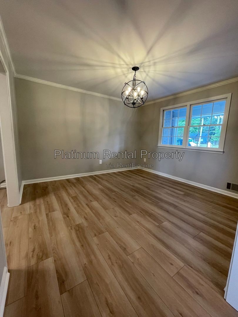 Spectacular, sprawling 5 bedroom ranch home on finished basement in prime Suwanee location, by Platinum Property Management Services, Inc. property image