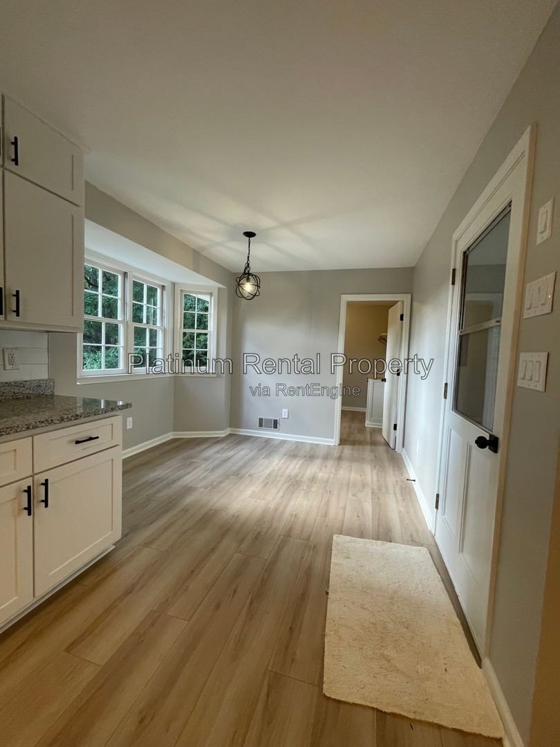 Spectacular, sprawling 5 bedroom ranch home on finished basement in prime Suwanee location, by Platinum Property Management Services, Inc. property image