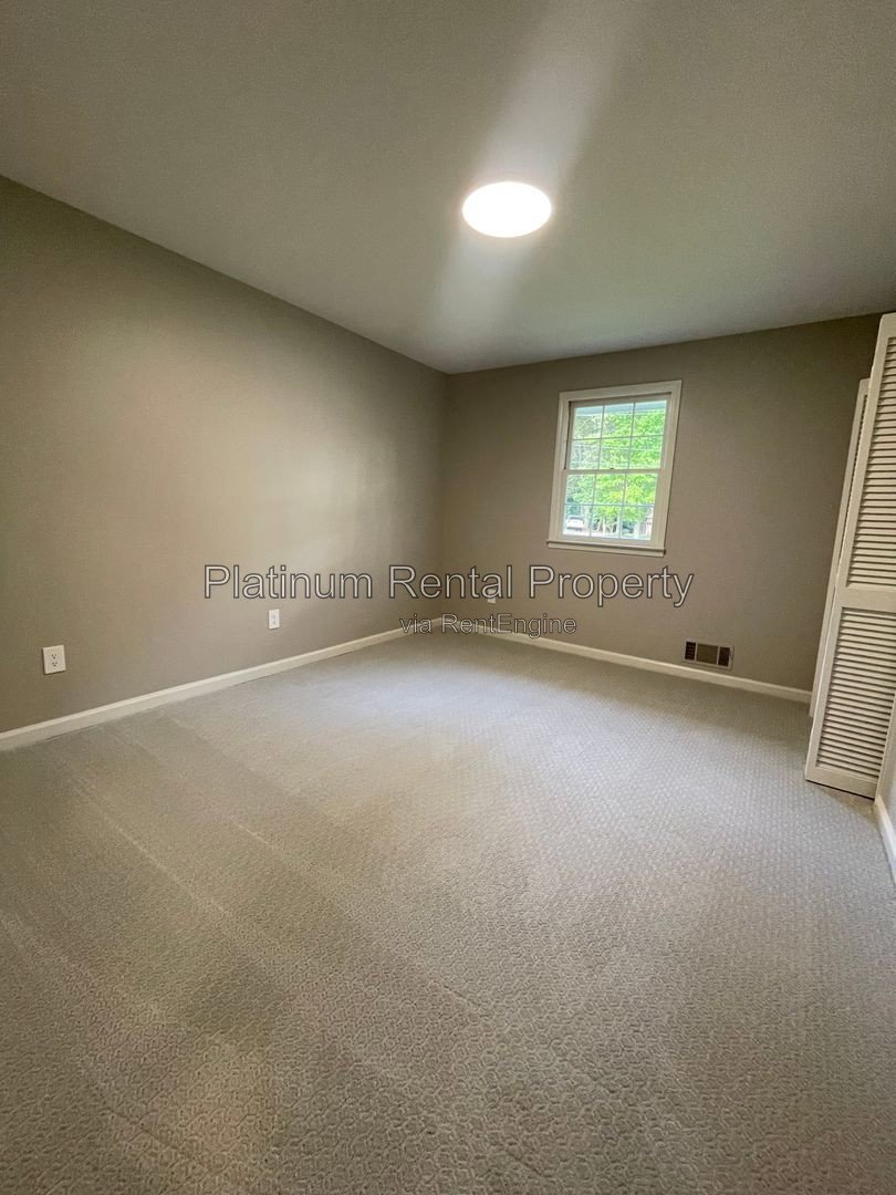Spectacular, sprawling 5 bedroom ranch home on finished basement in prime Suwanee location, by Platinum Property Management Services, Inc. property image