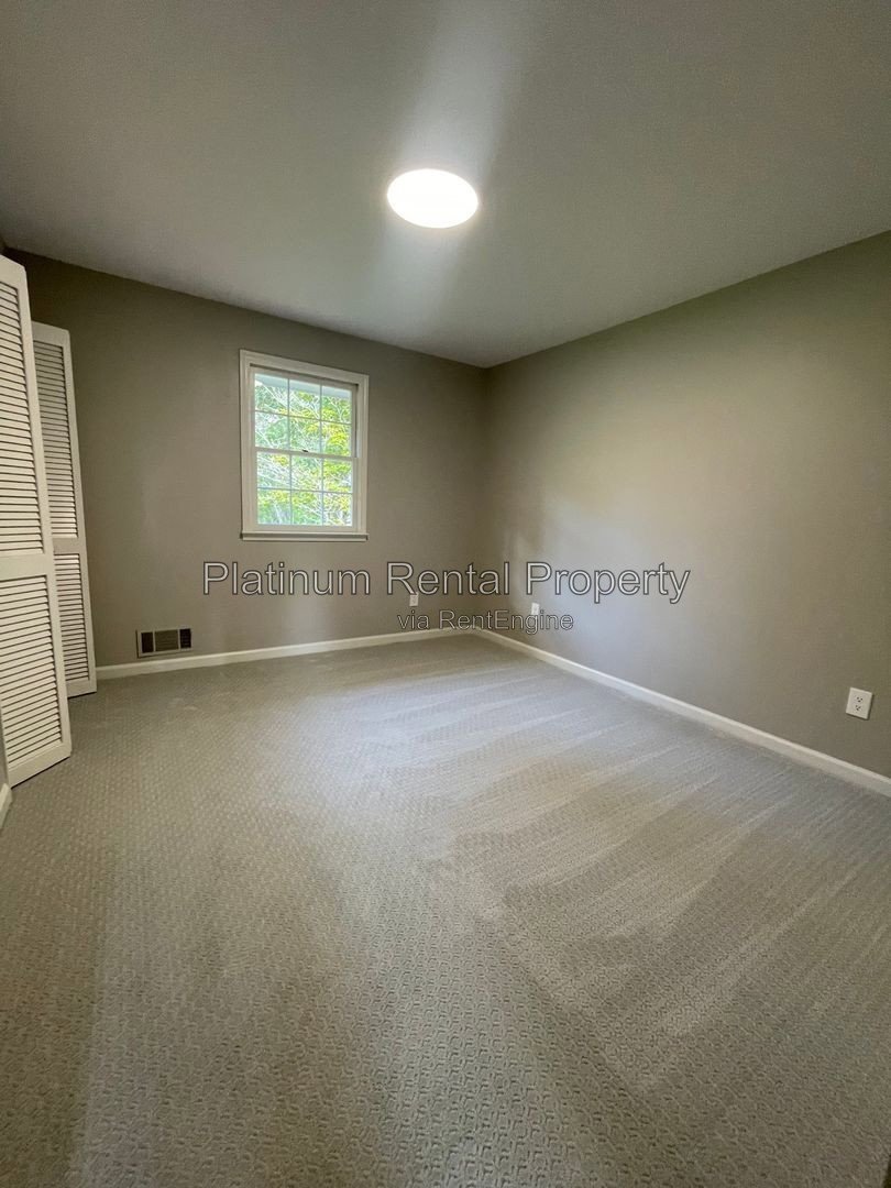 Spectacular, sprawling 5 bedroom ranch home on finished basement in prime Suwanee location, by Platinum Property Management Services, Inc. property image