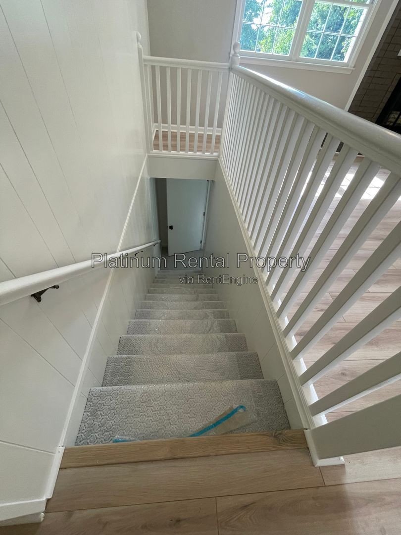 Spectacular, sprawling 5 bedroom ranch home on finished basement in prime Suwanee location, by Platinum Property Management Services, Inc. property image