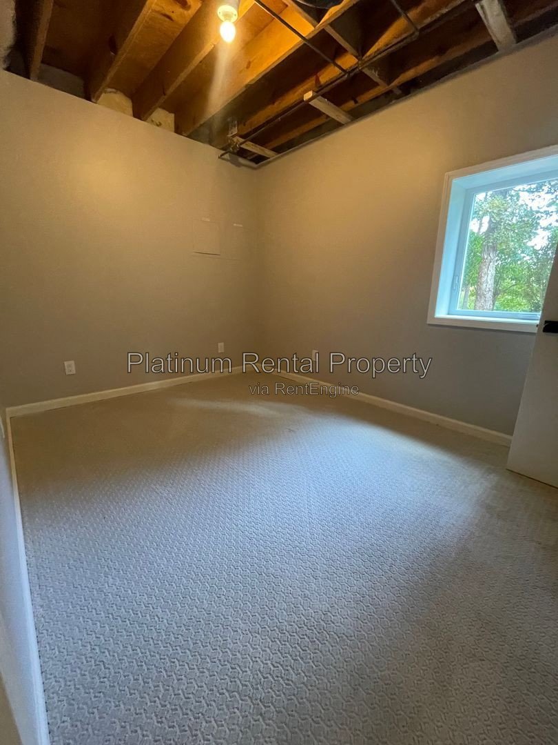 Spectacular, sprawling 5 bedroom ranch home on finished basement in prime Suwanee location, by Platinum Property Management Services, Inc. property image