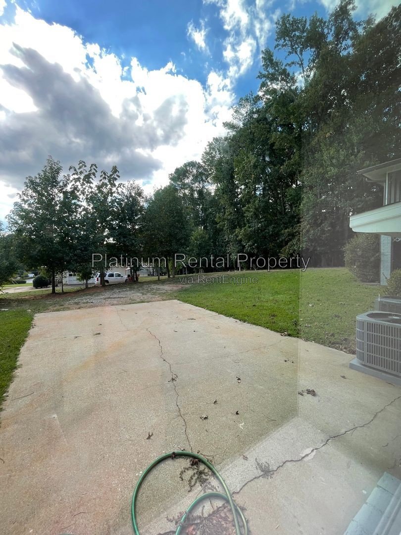 Spectacular, sprawling 5 bedroom ranch home on finished basement in prime Suwanee location, by Platinum Property Management Services, Inc. property image