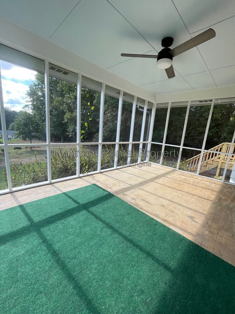 Spectacular, sprawling 5 bedroom ranch home on finished basement in prime Suwanee location, by Platinum Property Management Services, Inc. property image