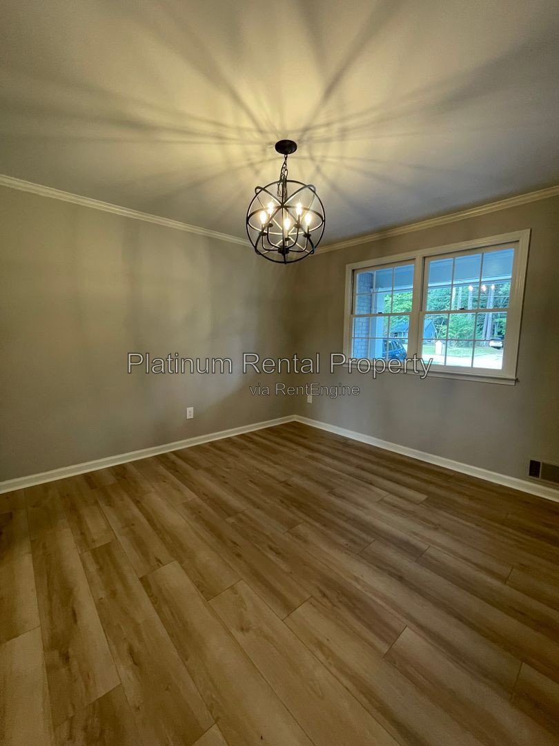 Spectacular, sprawling 5 bedroom ranch home on finished basement in prime Suwanee location, by Platinum Property Management Services, Inc. property image