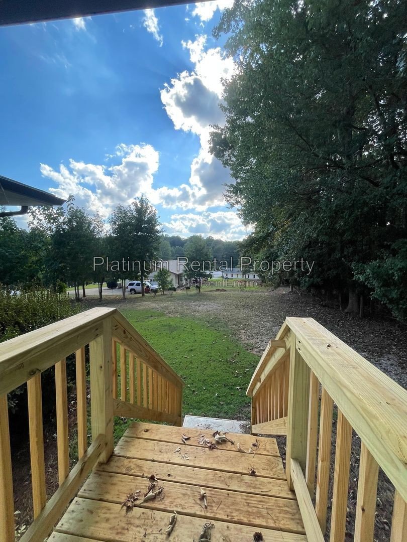 Spectacular, sprawling 5 bedroom ranch home on finished basement in prime Suwanee location, by Platinum Property Management Services, Inc. property image