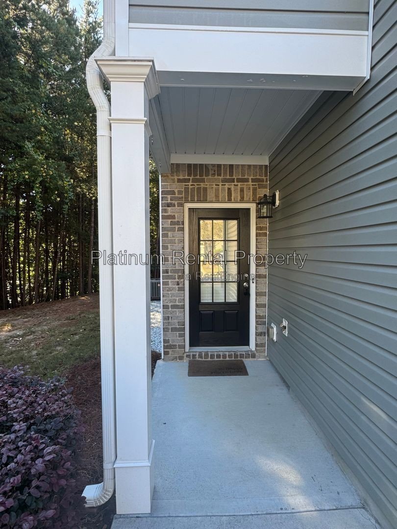 Minutes from Downtown Cumming! Townhome For Rent, 3 Bedrooms/2 Baths by Platinum Property Management property image