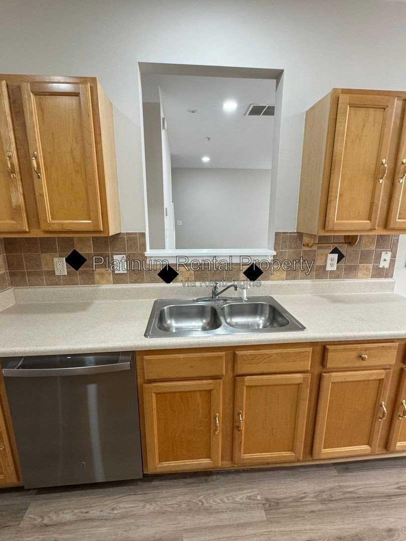 Spotless END Unit 3 Bedroom Townhome in Atlanta by Platinum Property Management Services, Inc. property image
