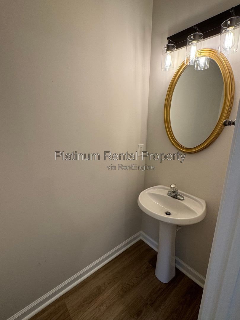 Spotless END Unit 3 Bedroom Townhome in Atlanta by Platinum Property Management Services, Inc. property image